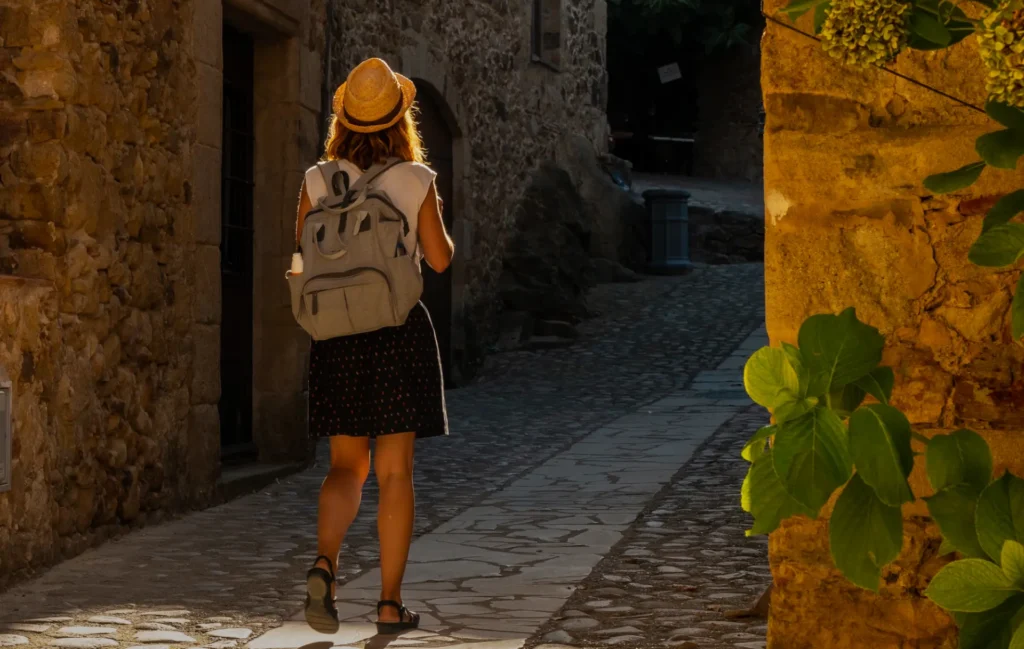 Donna borgo medievale
